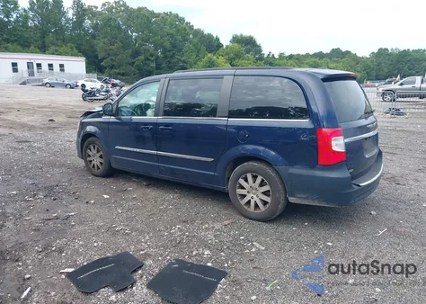 2015 Chrysler Town & Country Touring z USA, uszkodzony, nr VIN 2C4RC1BG3FR544523